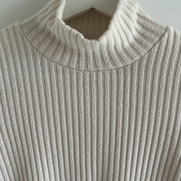 aritzia wilfred free tamu long-sleeve ribbed texture turtleneck - cream, size S - Picture 5 of 9